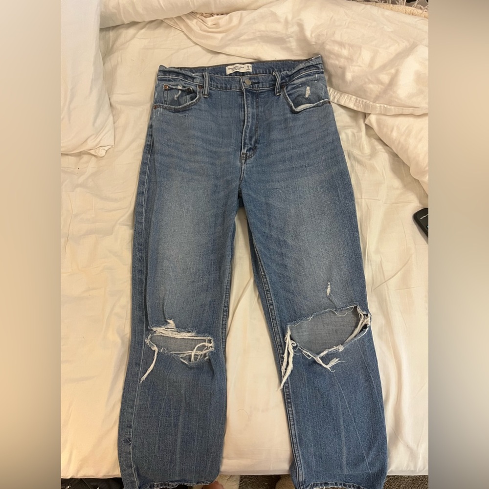 Abercrombie & Fitch size 29, ankle straight jeans!!